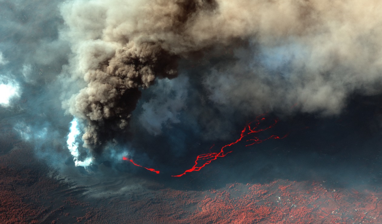 Lava del volcán Cumbre Vieja en el mar
