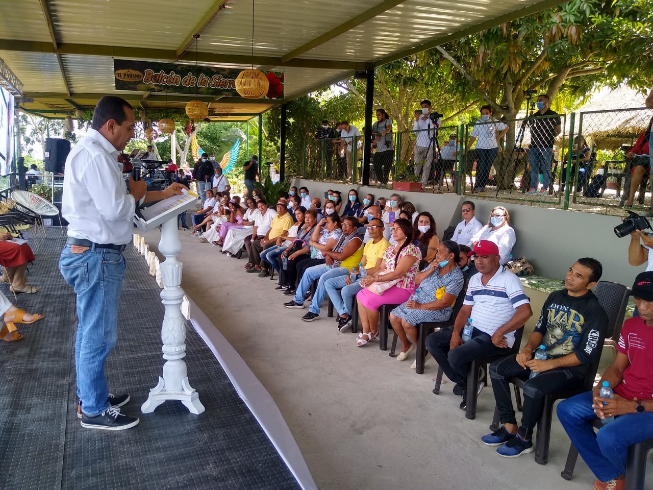 Ceremonia en Tolú Viejo (Sucre) sobre falsos positivos.