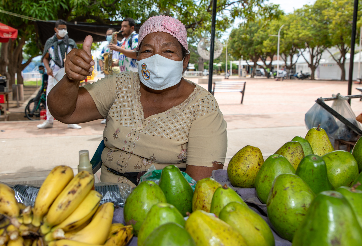 Mujeres trabajando Mujeres trabajando