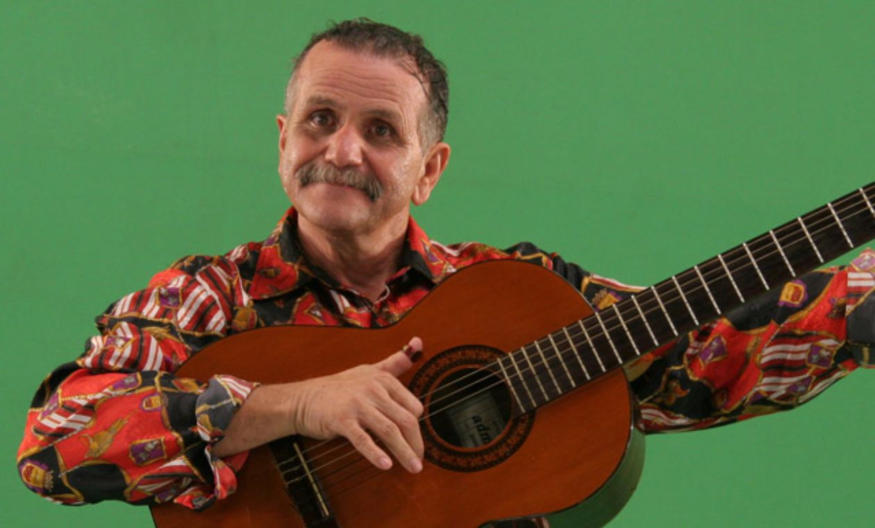 Álvaro Lemmon hombre caimán: Vendedor mochilas a pie Álvaro Lemmon hombre caimán: Vendedor mochilas a pie