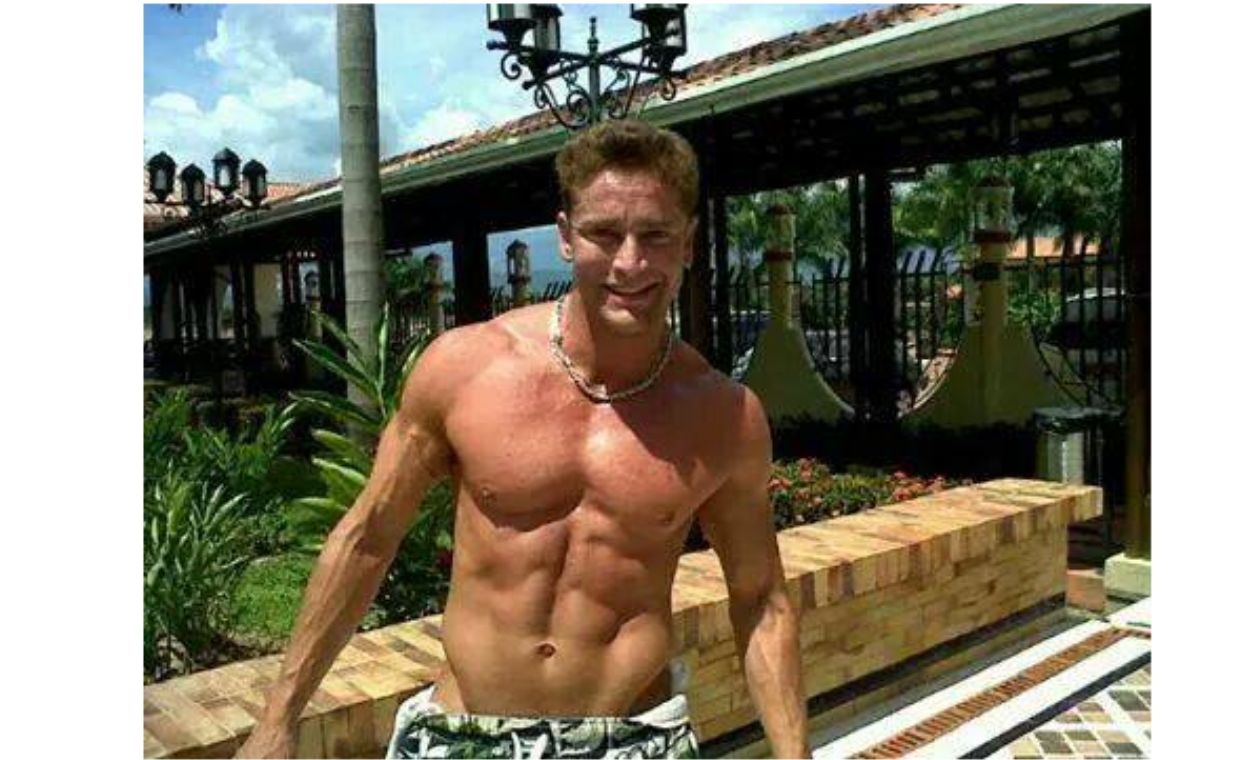 Naren Daryanani, actor de Padres e Hijos que quedó sin un testículo Naren Daryanani, actor de Padres e Hijos que quedó sin un testículo