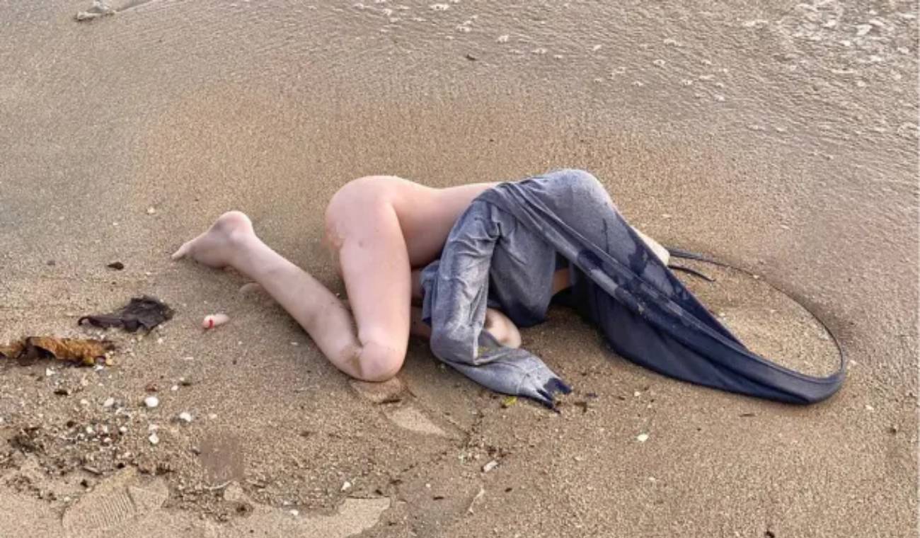 Muñeca sexual hallada en playa de Tailandia 