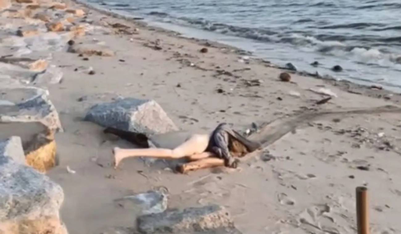 Muñeca sexual hallada en playa de Tailandia 