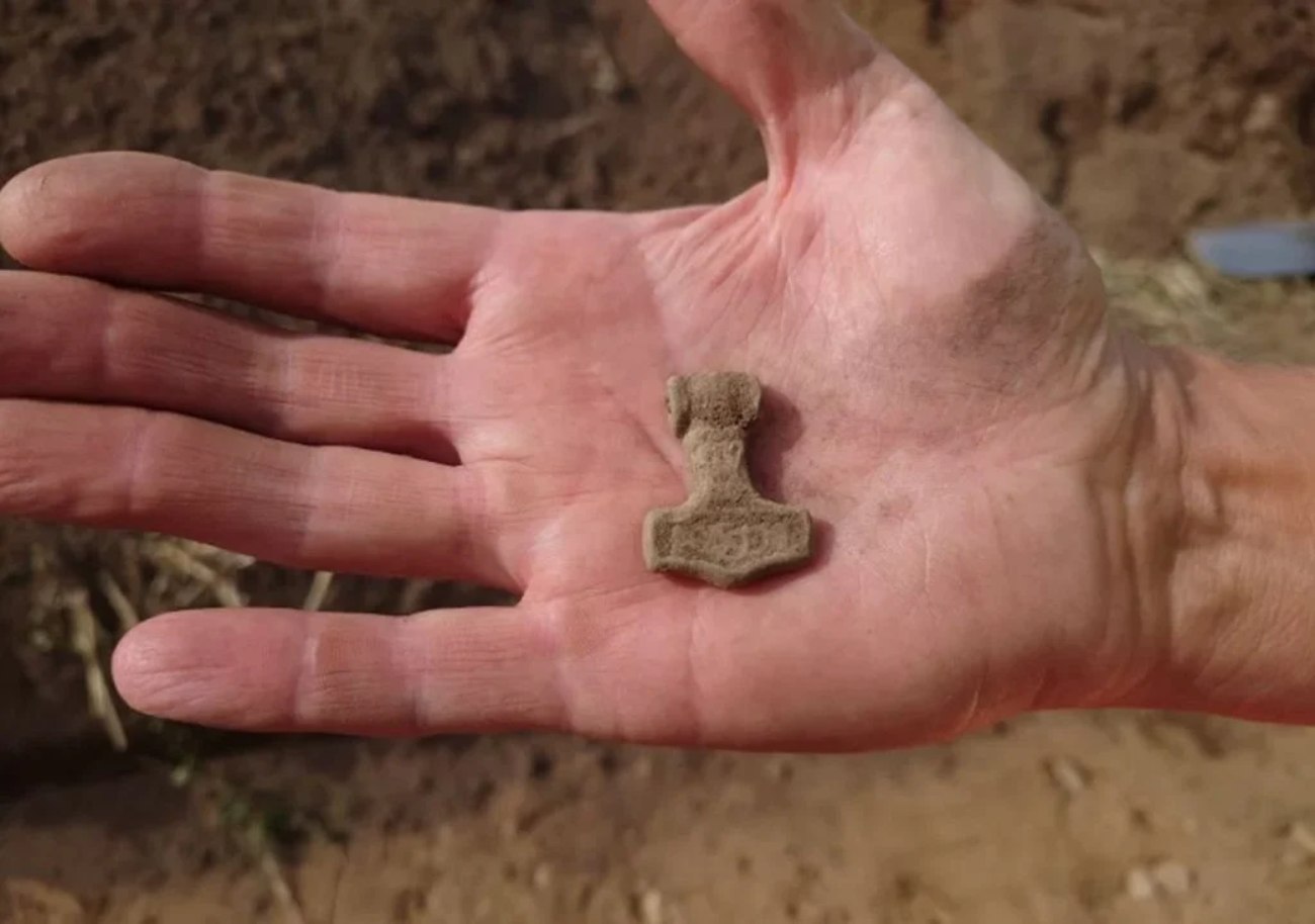 Imagen del amuleto con forma de martillo de Thor