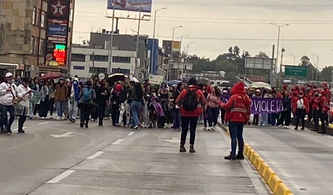 Marcha de feministas en Bogotá