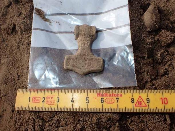 Imagen del amuleto con forma de martillo de Thor