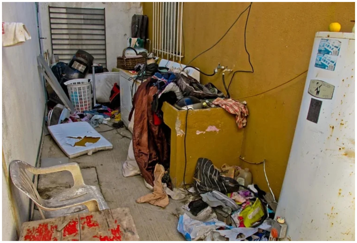 Casa donde joven descuartizó a su mamá y hermanita Casa donde joven descuartizó a su mamá y hermanita