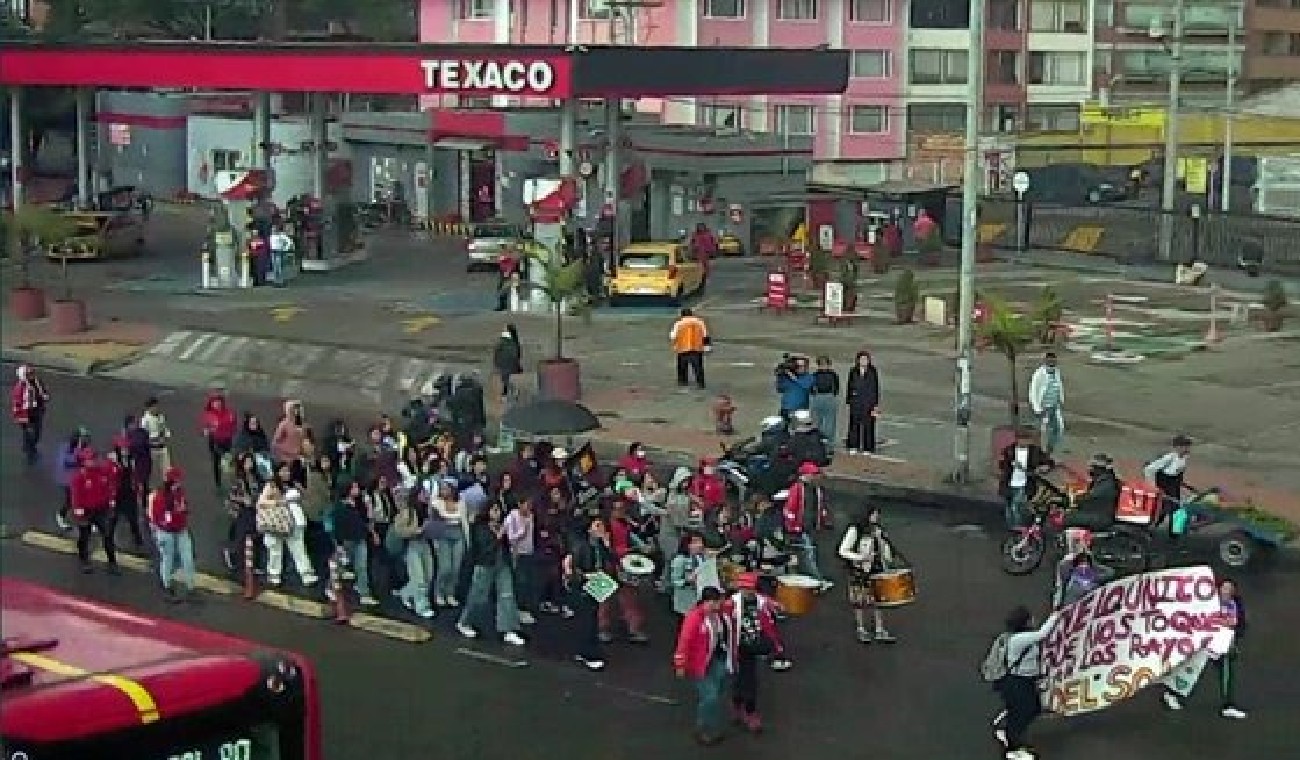 Marcha de feministas en Bogotá