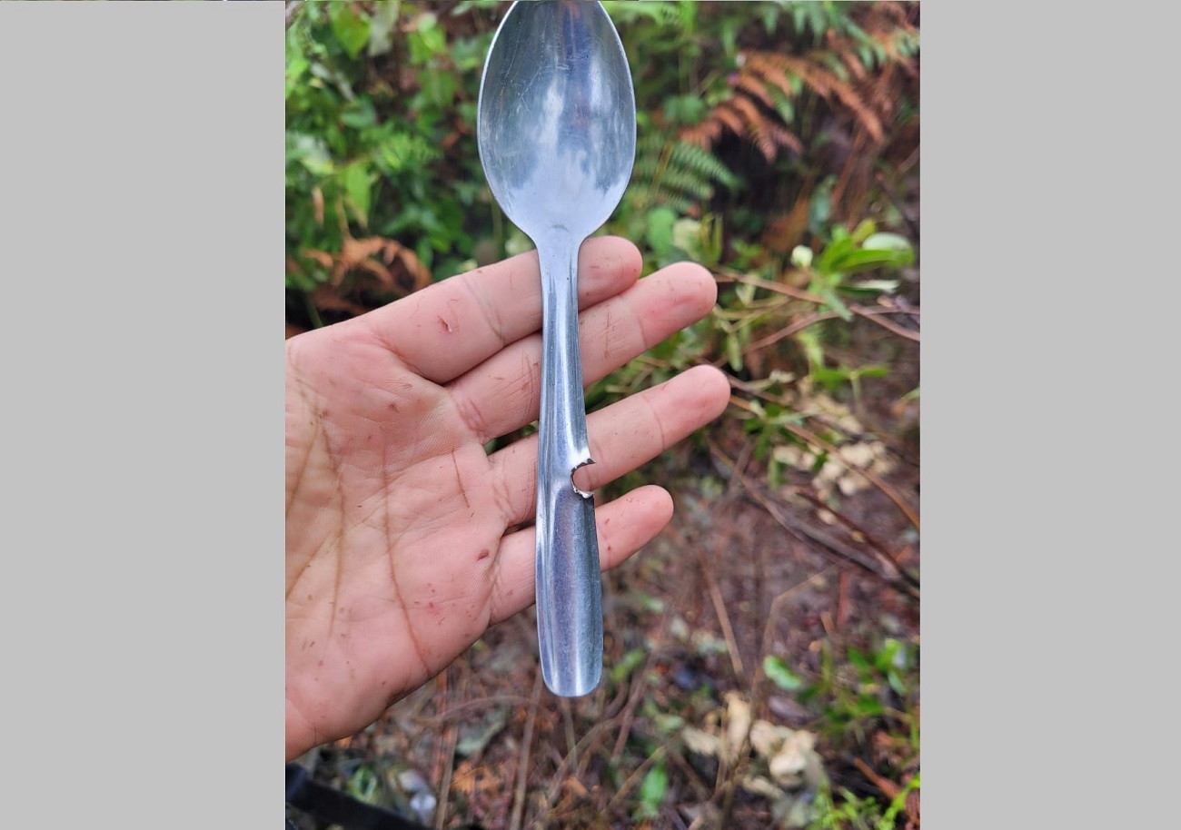 La cuchara que le salvó la vida a un soldado en combate