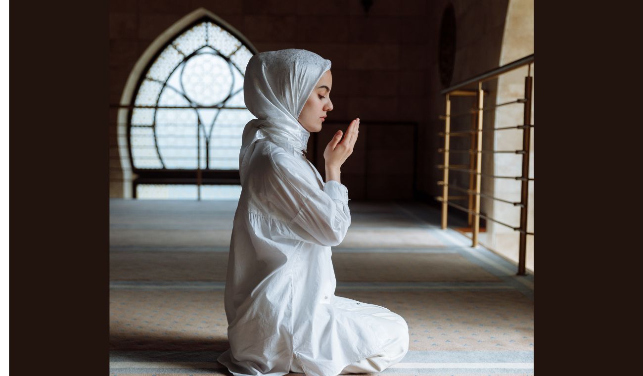 Islam Mujer islámica orando