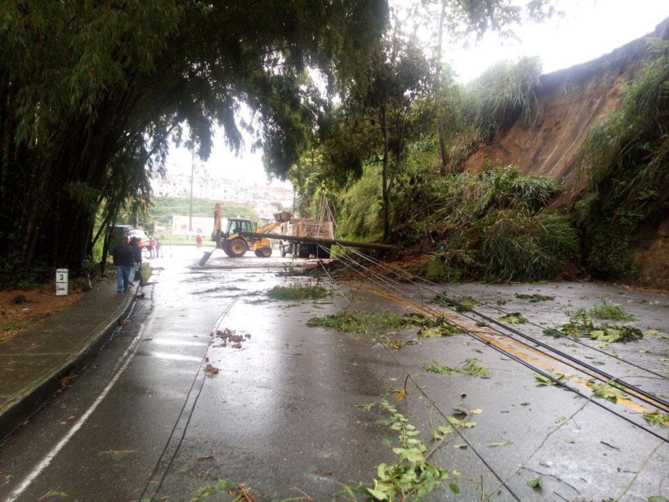 Derrumbe en Quindío Derrumbe en Quindío