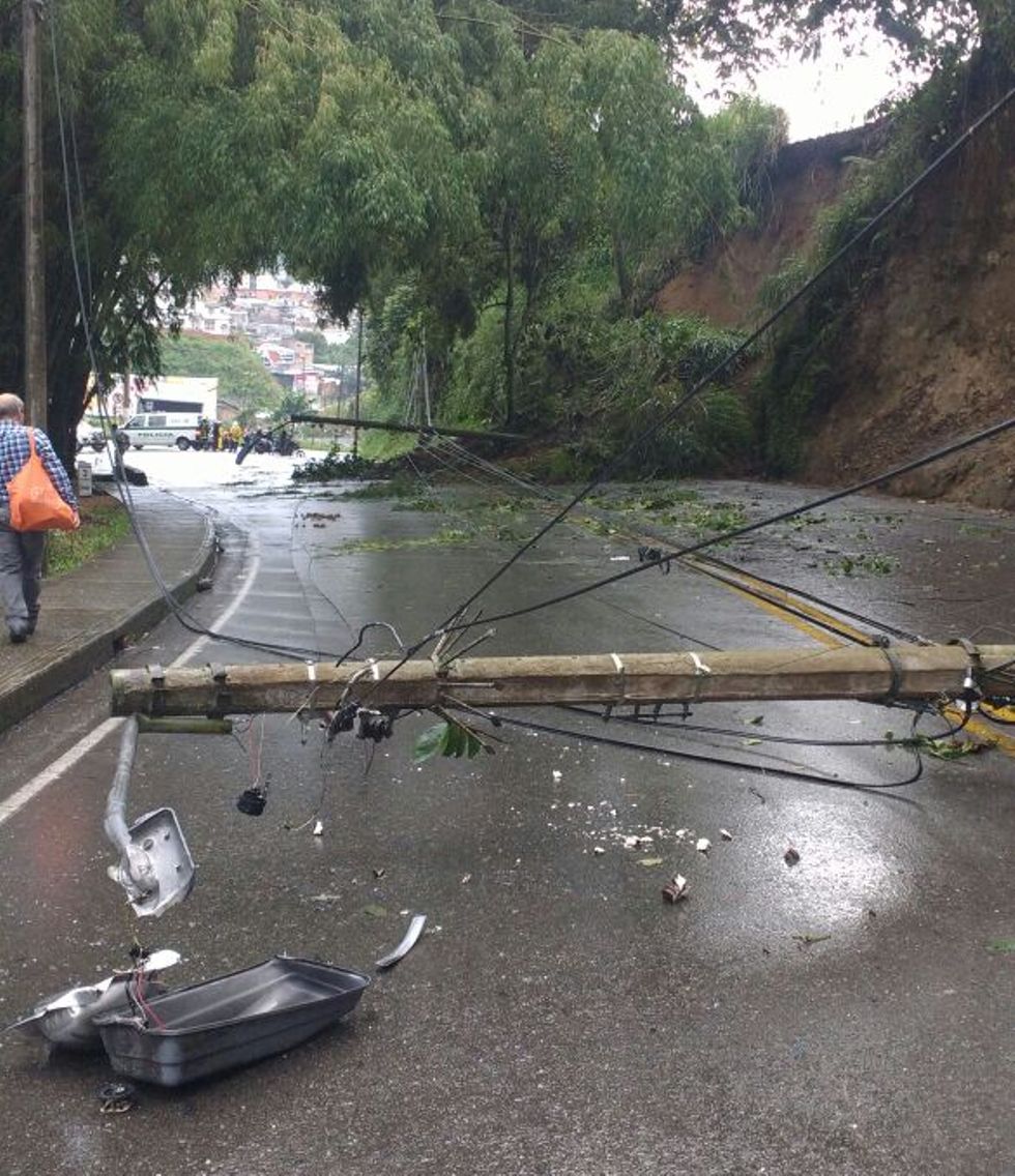 Derrumbe en Quindío Derrumbe en Quindío