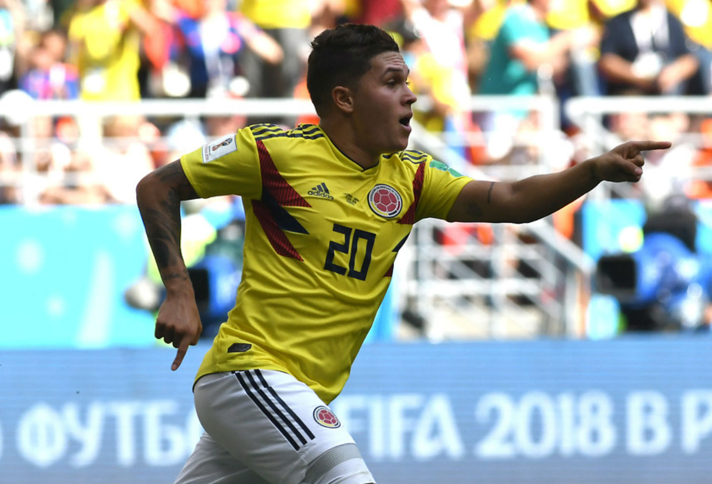 Juan Fernando Quintero visitó la comuna 13 de Medellín ...