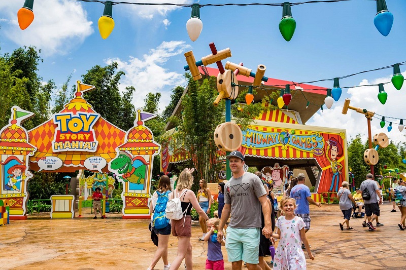 Disney abre su nueva atracción temática Toy Story Land