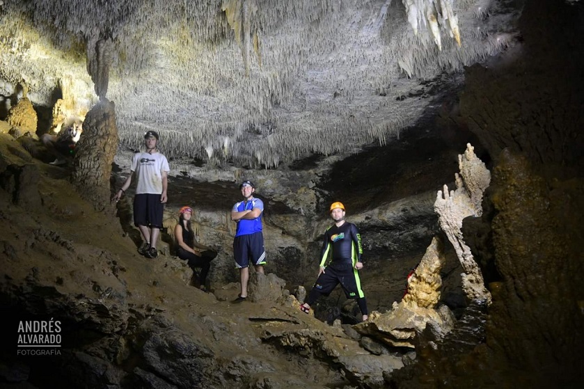 La Cueva de la Vaca, Curití, Santander