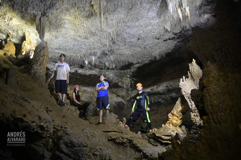 La Cueva de la Vaca, Curití, Santander 