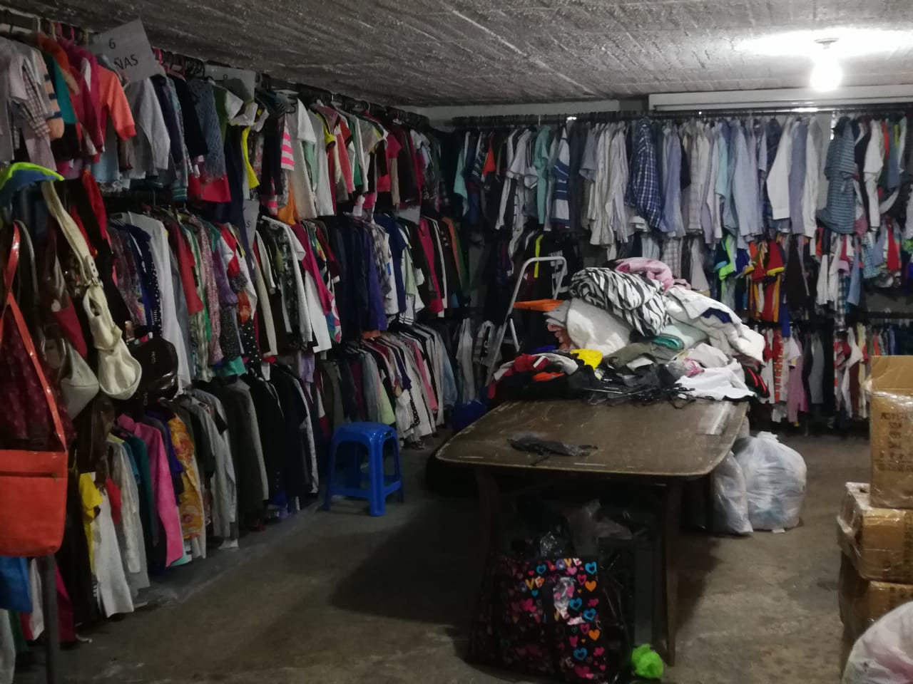 Banco de Ropa del Centro de Atención al Migrante en Bogotá
