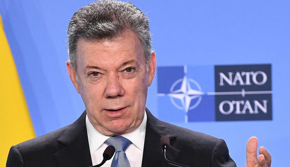 Santos en la OTAN