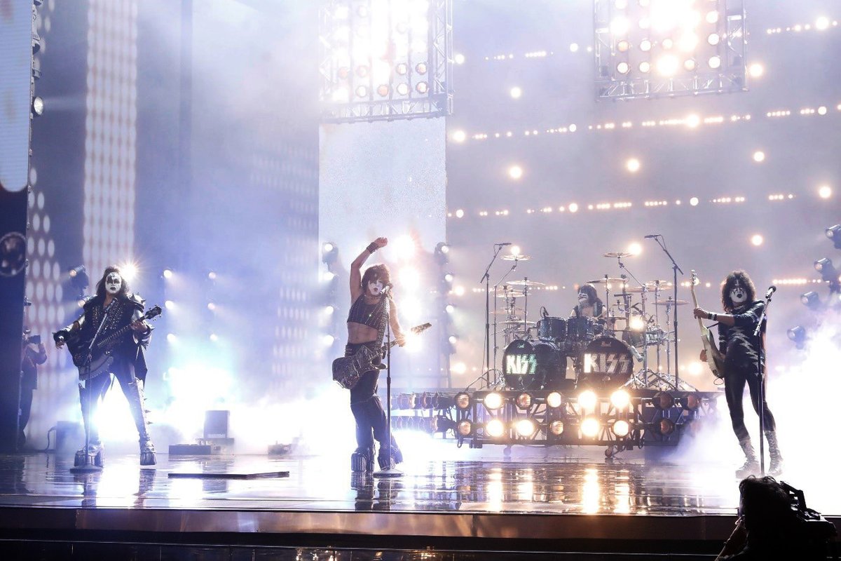 KISS tocando en el programa Americas Got Talent