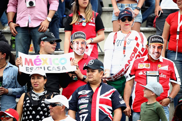 Aficionados en México hace un homenaje a Fernando Alonso