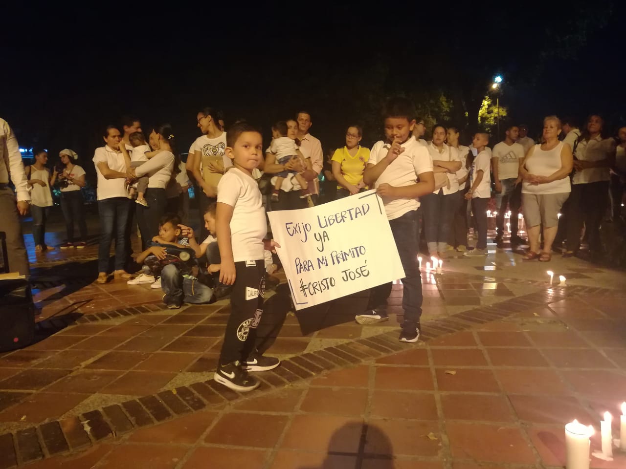 Los niños también pidieron la liberación de Cristo José Contreras Los niños también pidieron la liberación de Cristo José Contreras