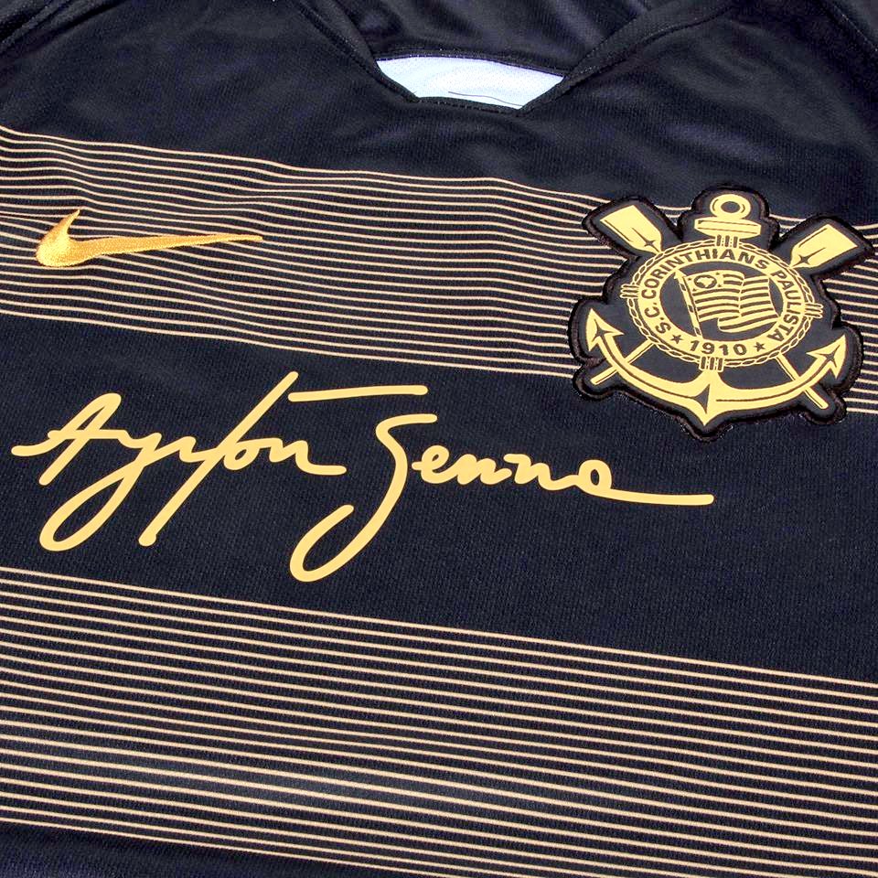 Camiseta de Corinthians en homenaje a Ayrton Senna