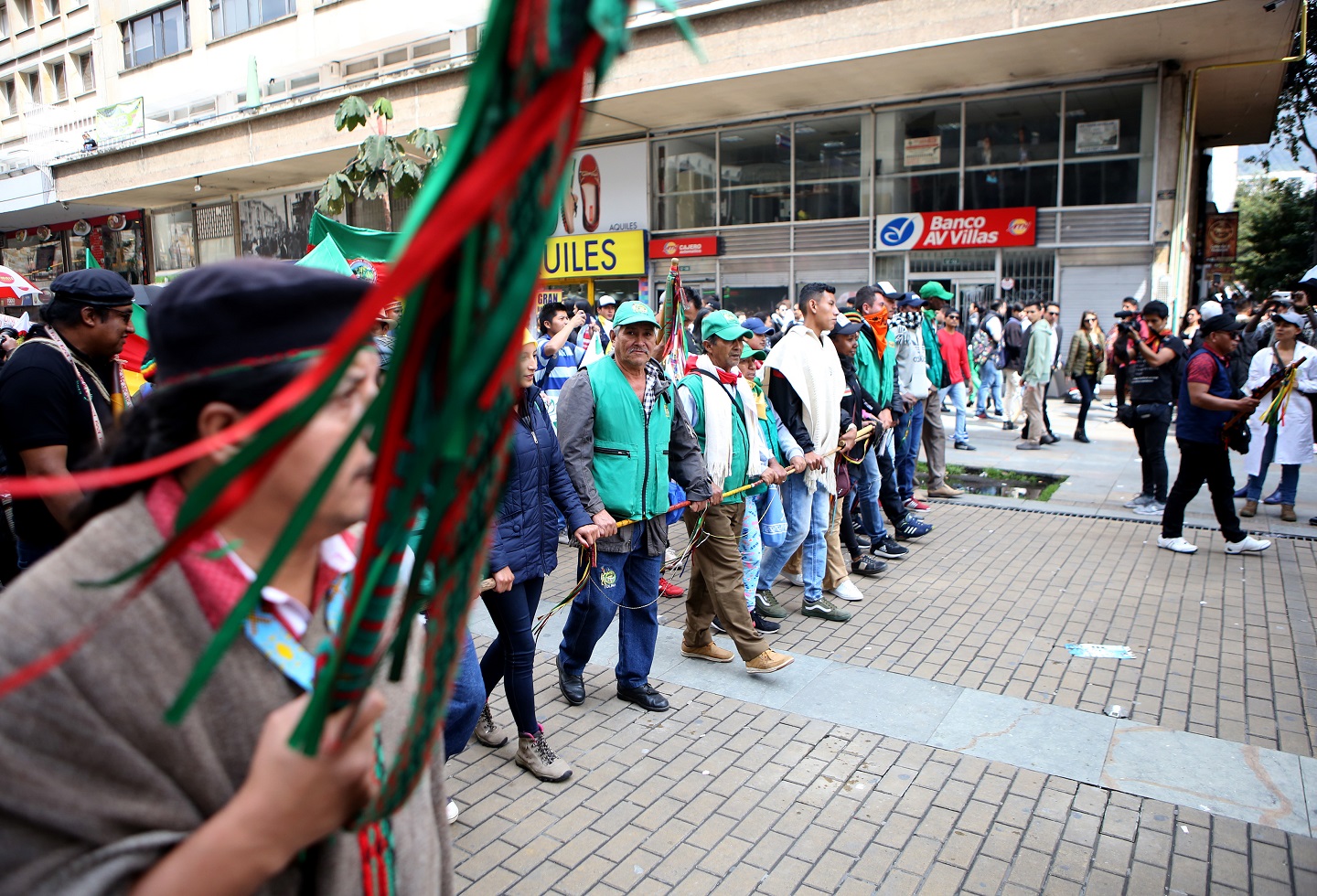 La Organización Nacional de Pueblos Indígenas también se sumó a las manifestaciones para exigir por una educación pluricultural que integre currículums con enfoque indígena. 