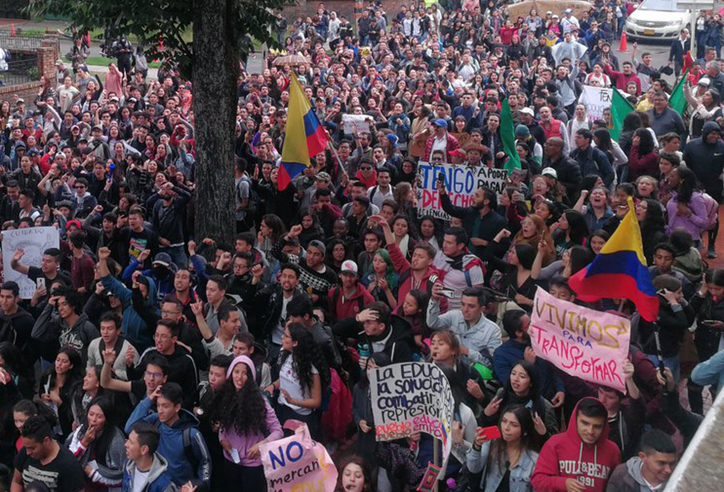 Marchas en Colombia en medio de protestas y bloqueos de ...