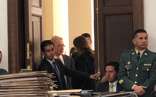 Álvaro Uribe defiende su reforma para modificar la JEP