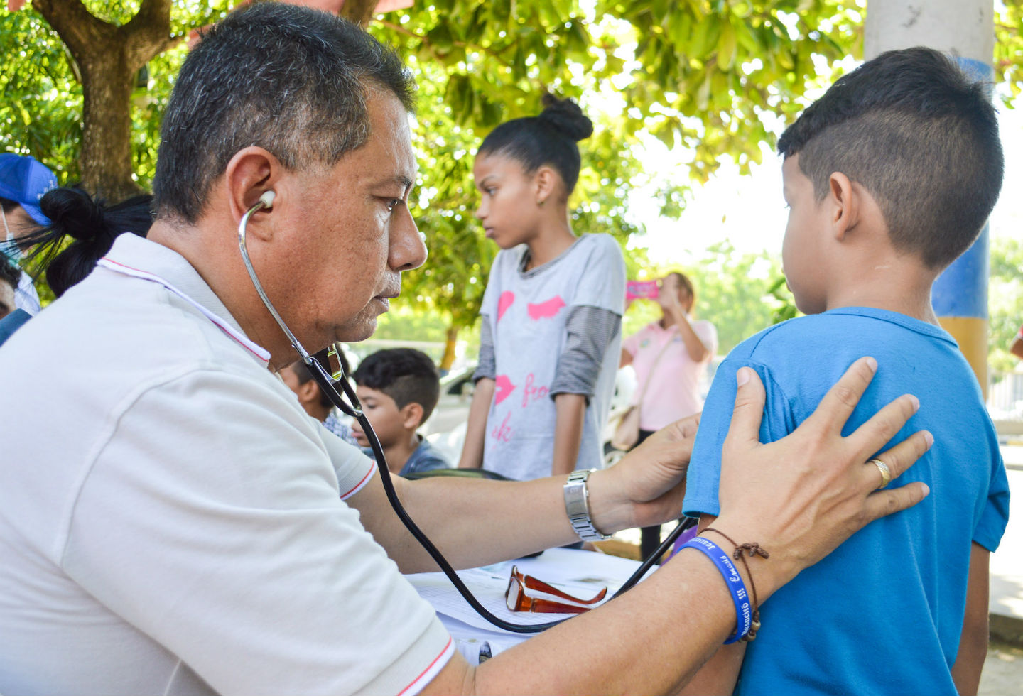 Los menores son los principales afectados por la crisis en la salud