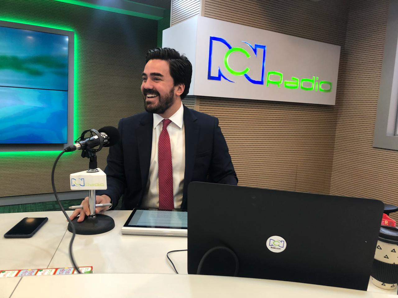 El representante Gabriel Santos El representante Gabriel Santos