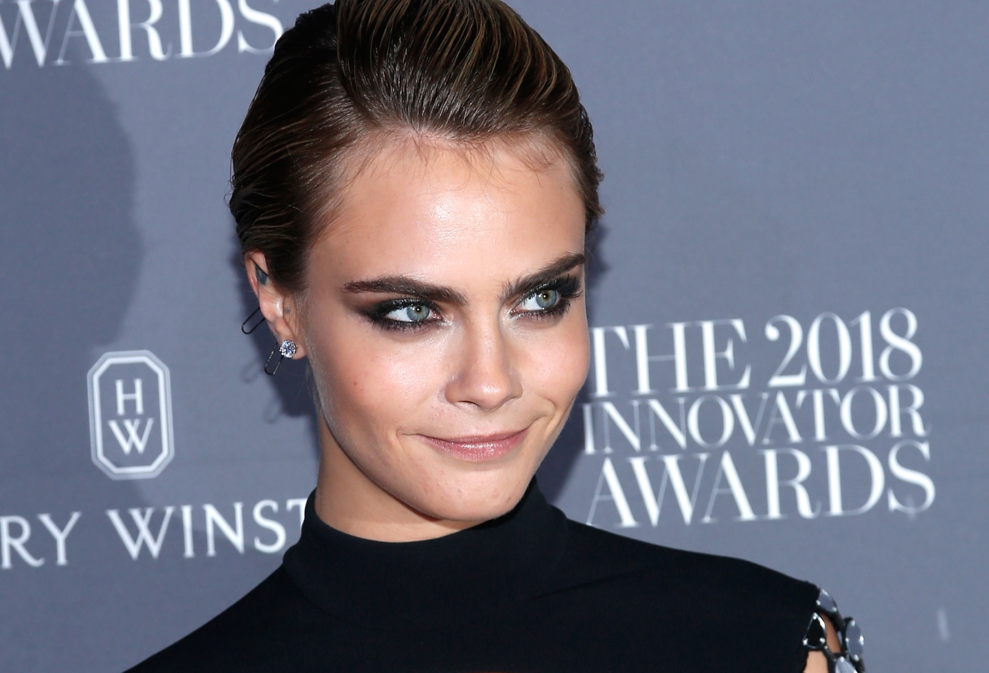 Cara Delevingne imita a Gollum.