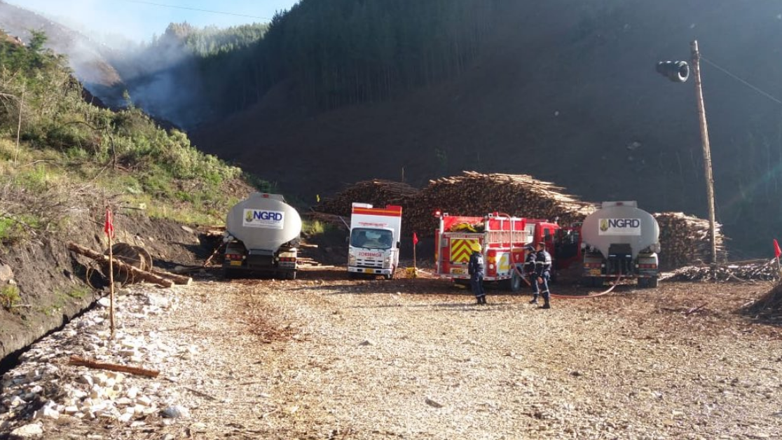 Autoridades de gestión del riesgo atienden emergencia por incendio forestal en Cómbita (Boyacá)