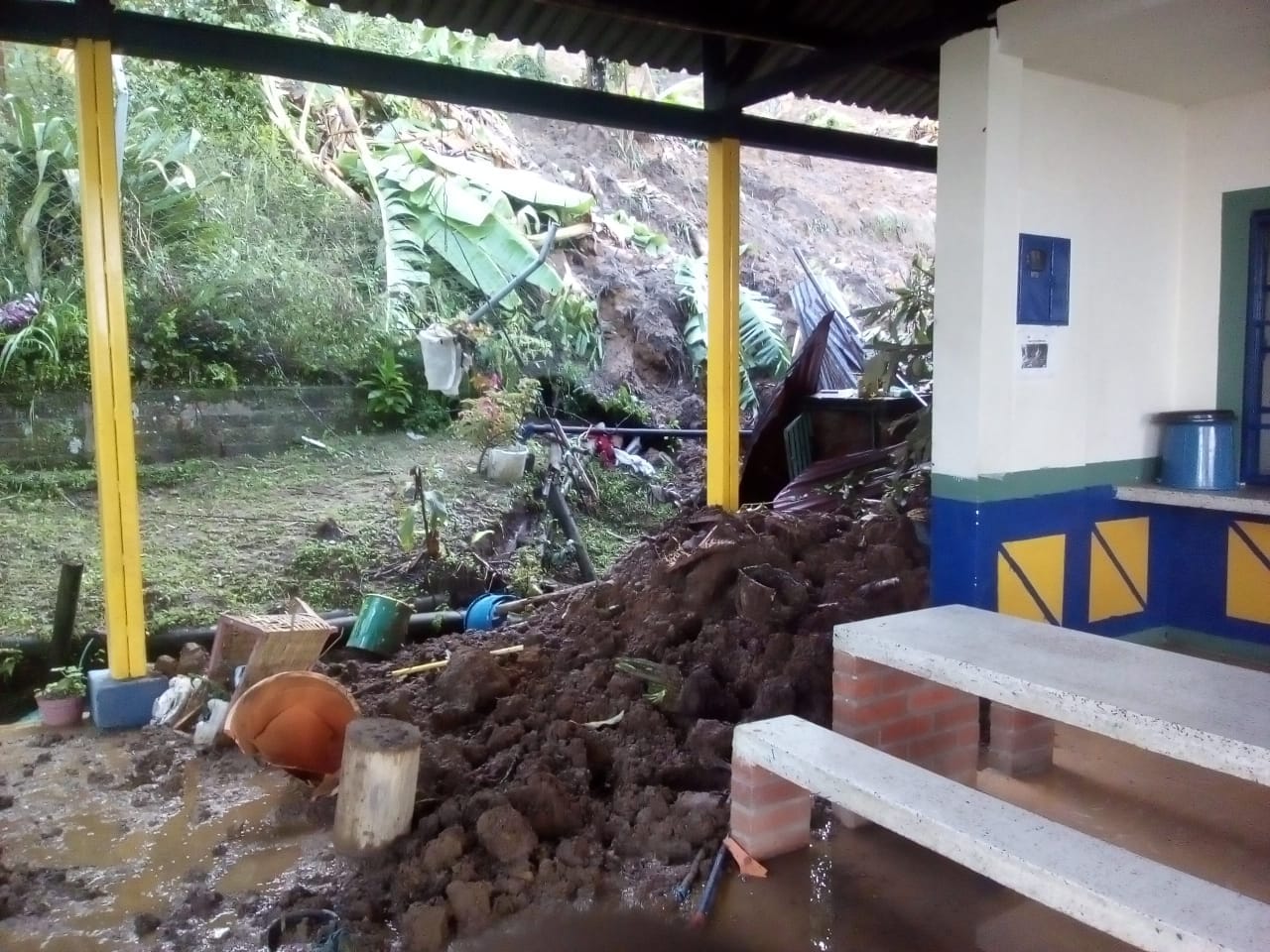 Tragedia en escuela de Calarcá (Quindío) 8