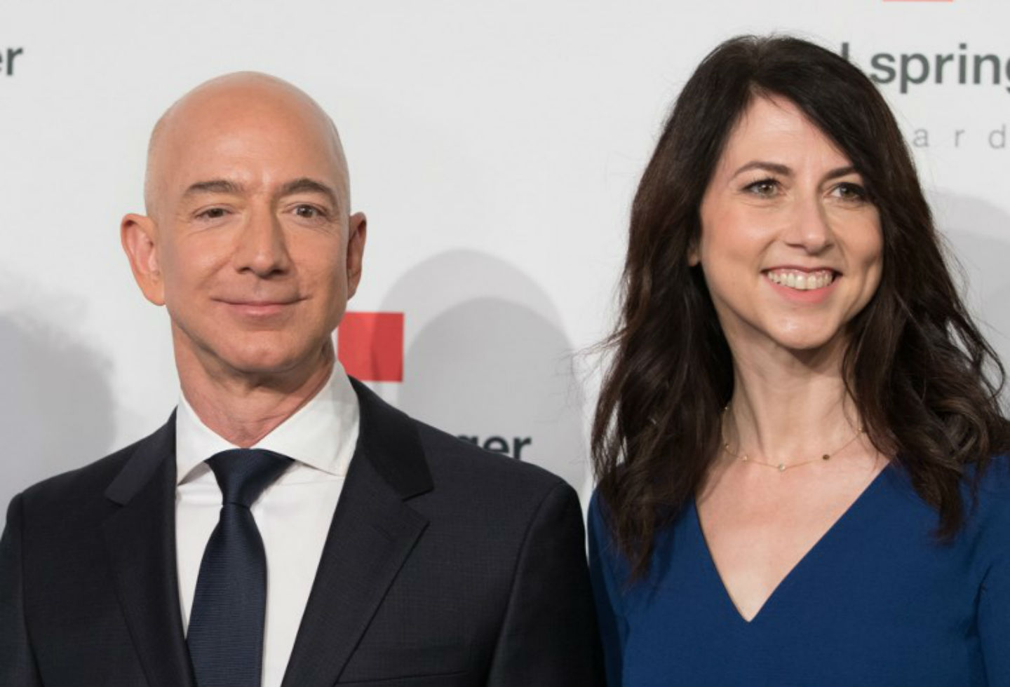 Jeff Bezos y su esposa MacKenzie