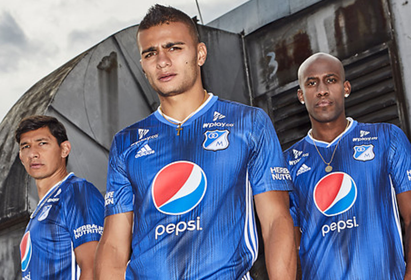 Millonarios presentó su nueva camiseta para el 2019 | RCN ...