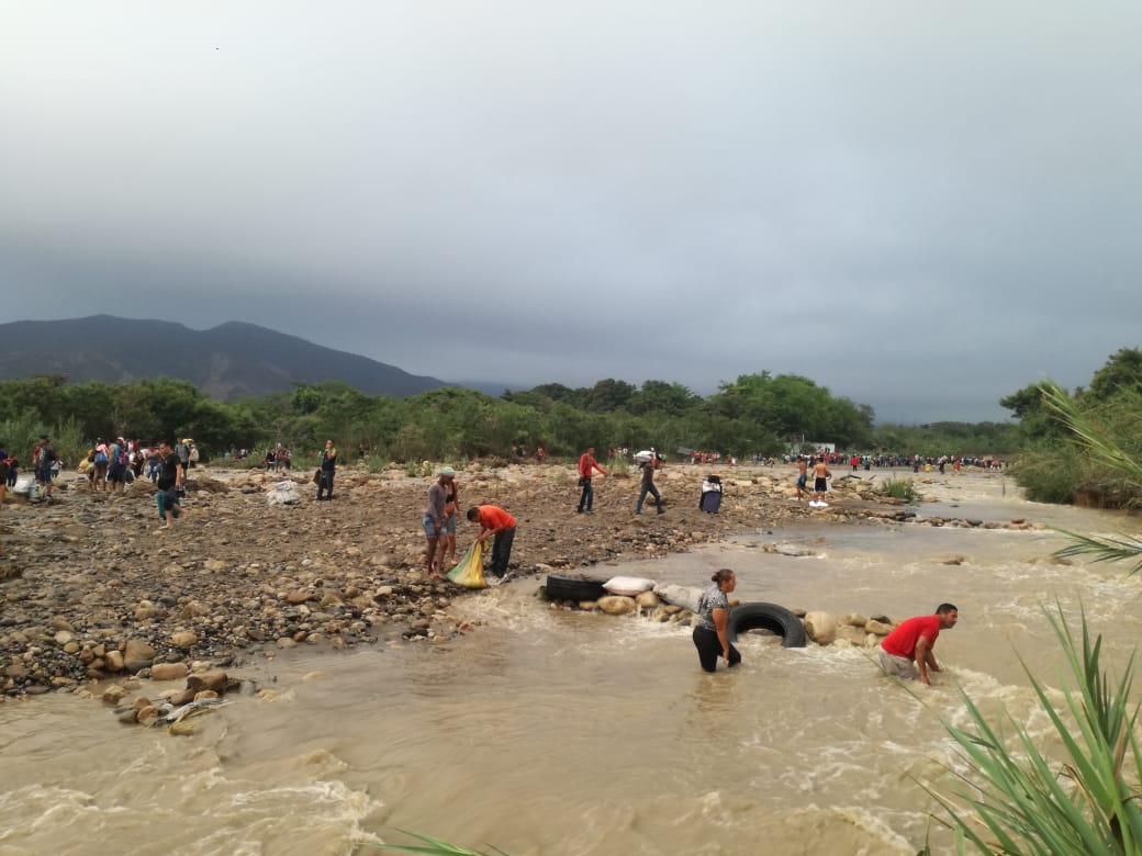 Migración Colombia alerta del peligro de pasar por la trocha.