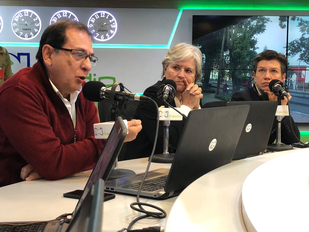 Jorge Rojas, María Elvira Samper (centro) y Claudia López