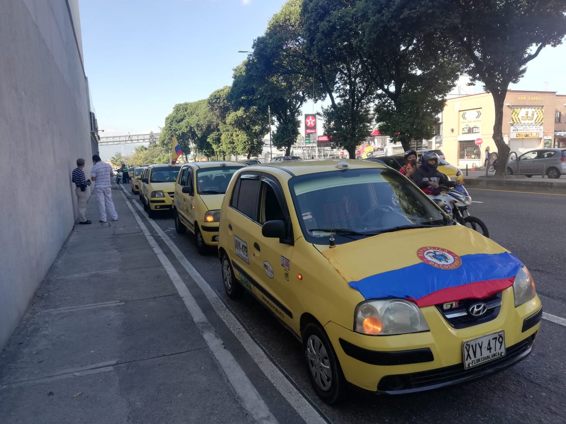 Taxistas protestan en Bucaramanga.