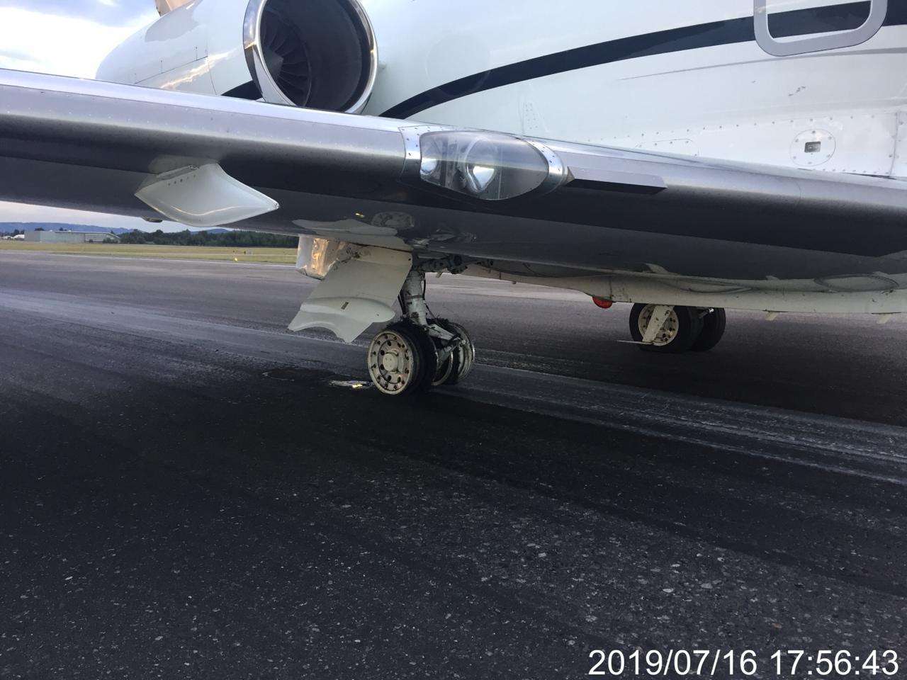 Aeronave pinchada en el Aeropuerto el Dorado de Bogotá