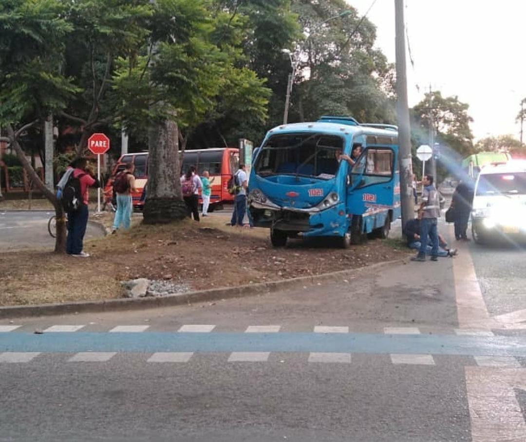 Accidente Entre Dos Buses En El Norte De Cali Deja 16 Personas Heridas