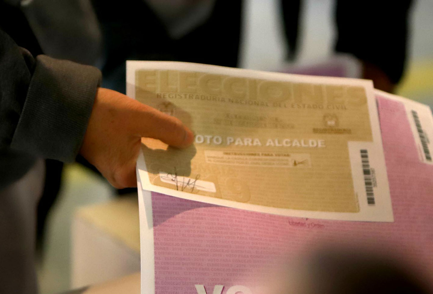 Crece polémica por suspensión de revocatorias de alcaldes