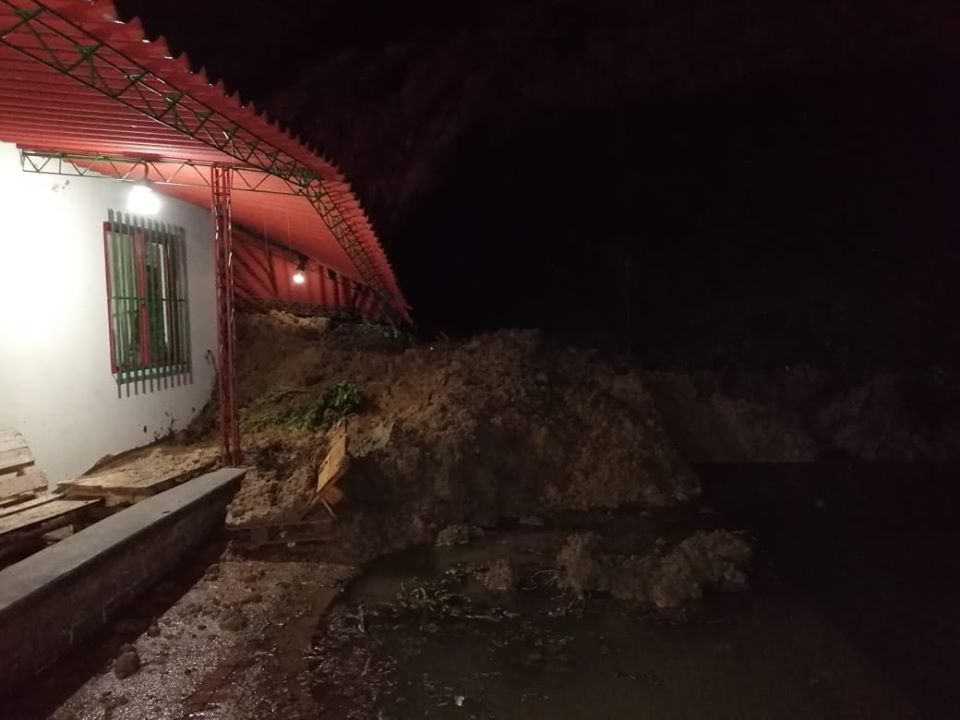 Vendaval en Chinchiná (Caldas) deja 17 viviendas inundadas - RCN Radio