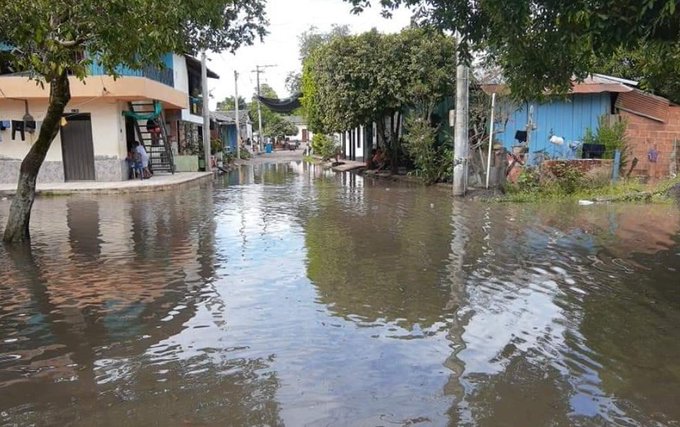 Evacúan a 50 familias de Cimitarra (Santander) por creciente del río Carare - RCN Radio