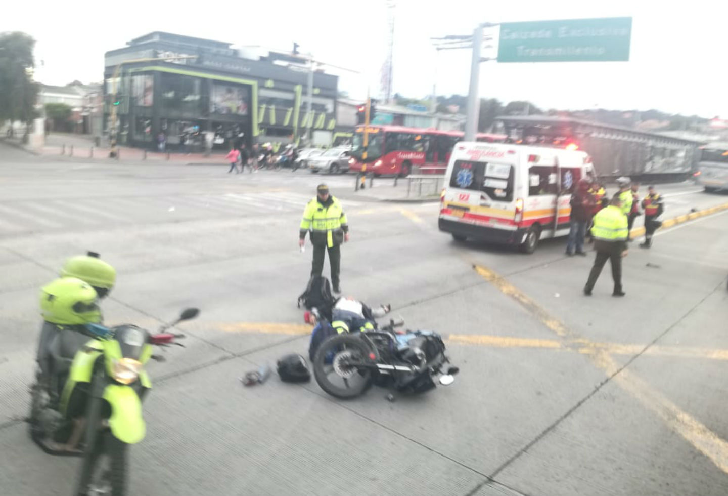 Motociclista Murió Tras Choque Contra Un Bus De Transmilenio Rcn Radio 5785