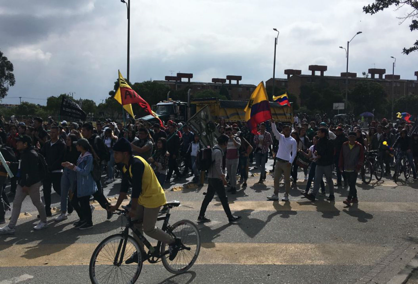 Marcha de estudiantes de la Universidad Distrital Thumbnail