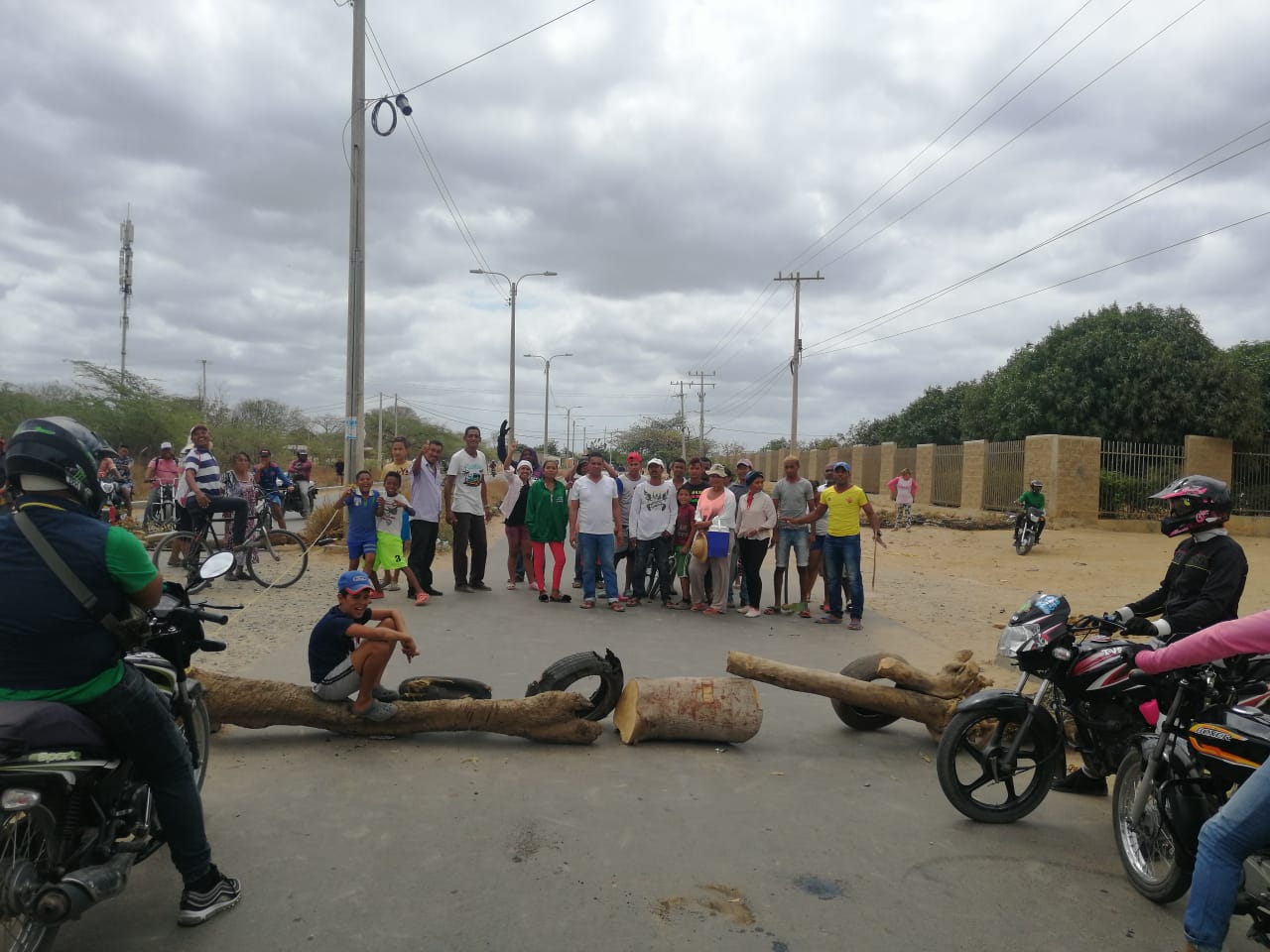 Los habitantes aseguran que tienen un mes si recibir el servicio de agua 