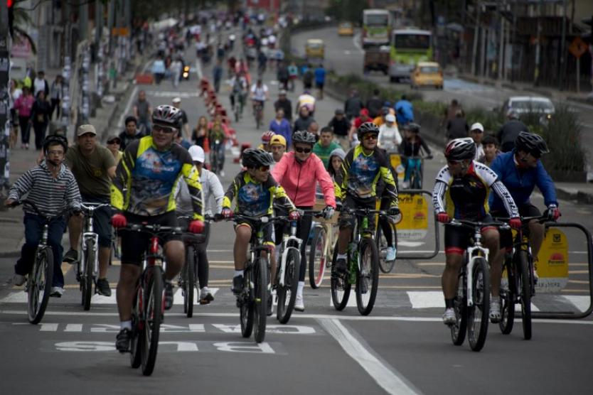 Los ciclistas deben priorizar al peatón