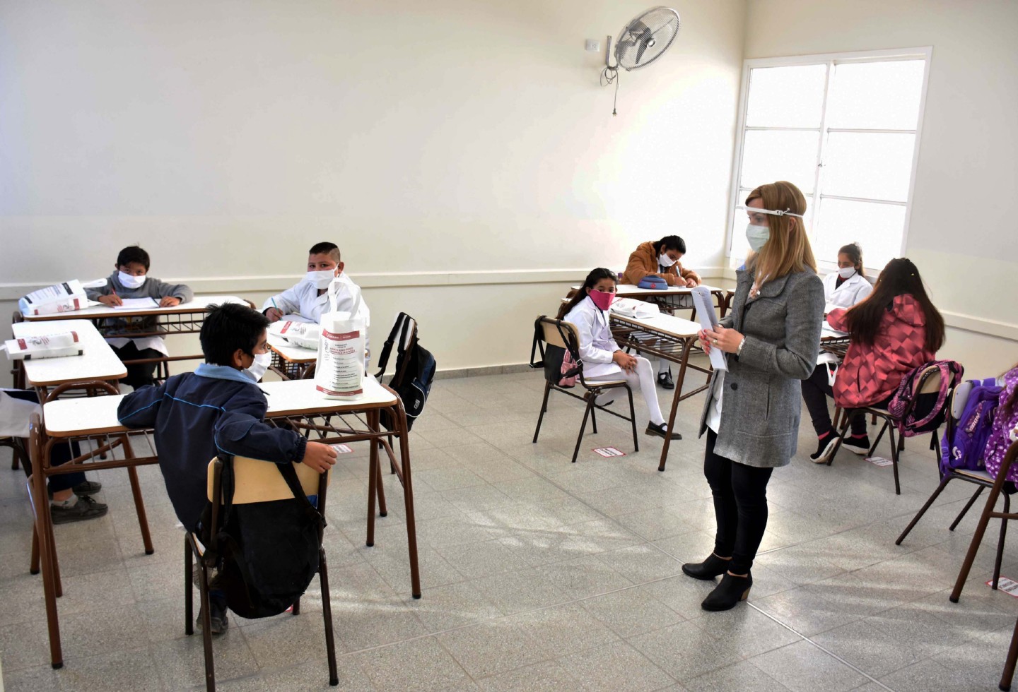 Regreso de niños a colegios
