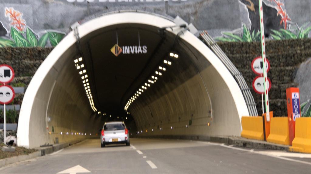 PRIMER CONDUCTOR TÚNEL